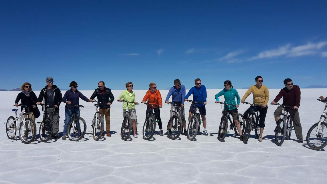 Salar de Uyuni - Paseo en Bicicleta - Atardecer y Estrellas, Uyuni